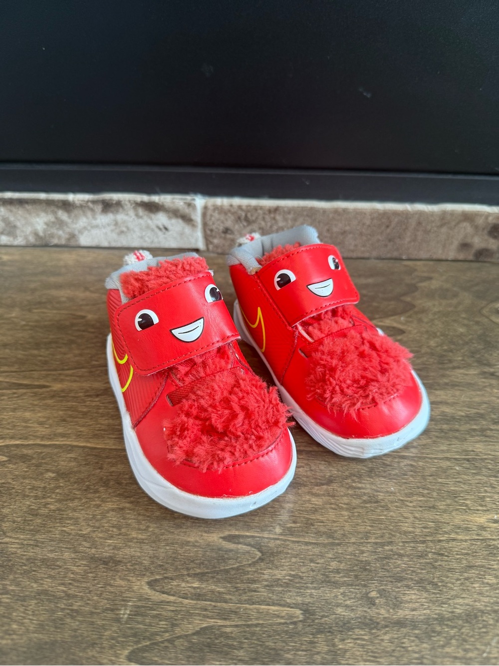 Nike Team Hustle D 9 Lil “Fast N Furry” Hook & Loop Sneaker Red US 5C CT4066-600